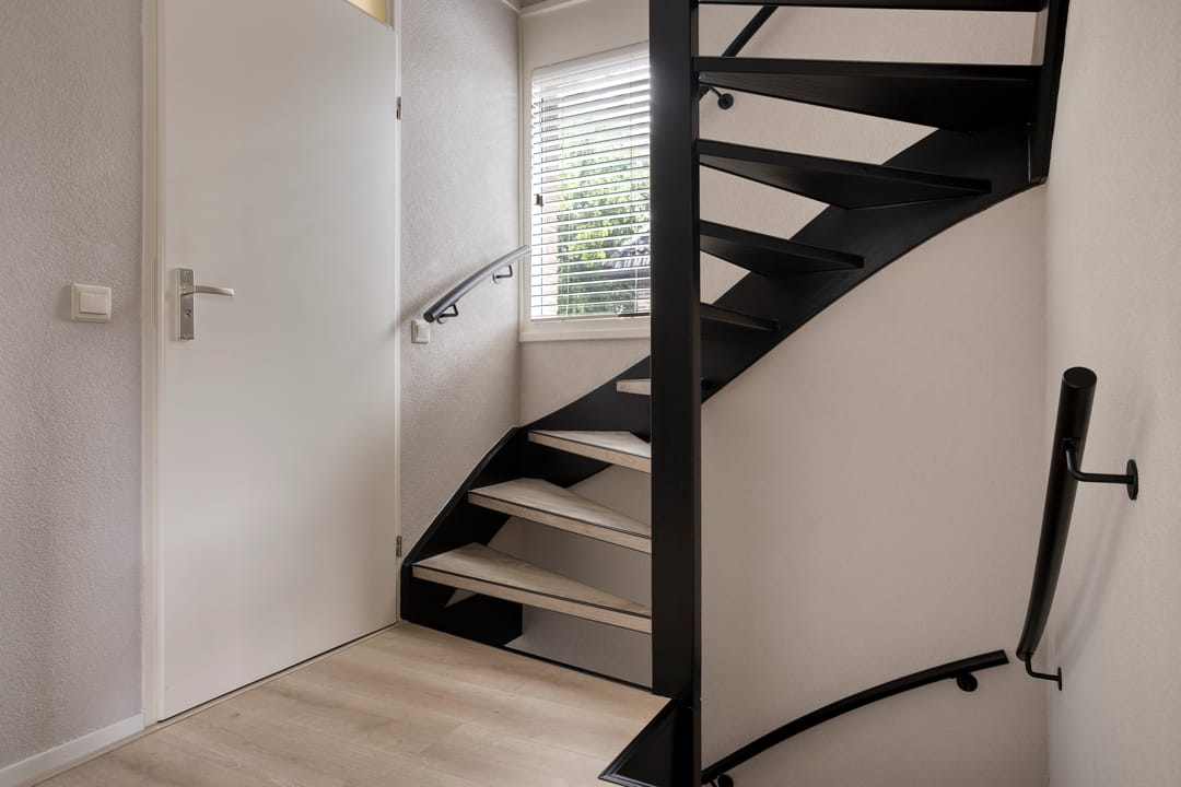 Renovated Semi-Detached Home with South-Facing Garden in Oss-Zuid — 31
