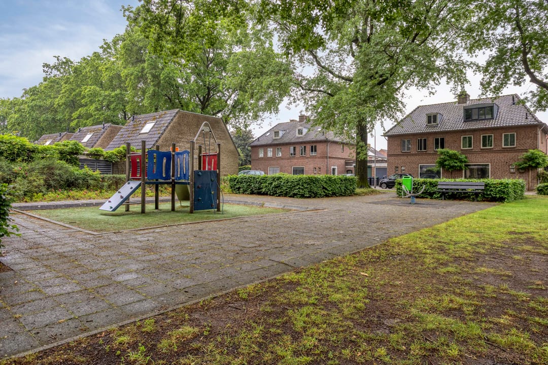 Renovated Semi-Detached Home with South-Facing Garden in Oss-Zuid — 43