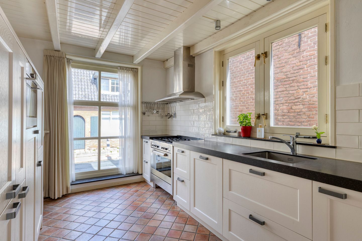 Photo 20 of Dorpsstraat LK 23