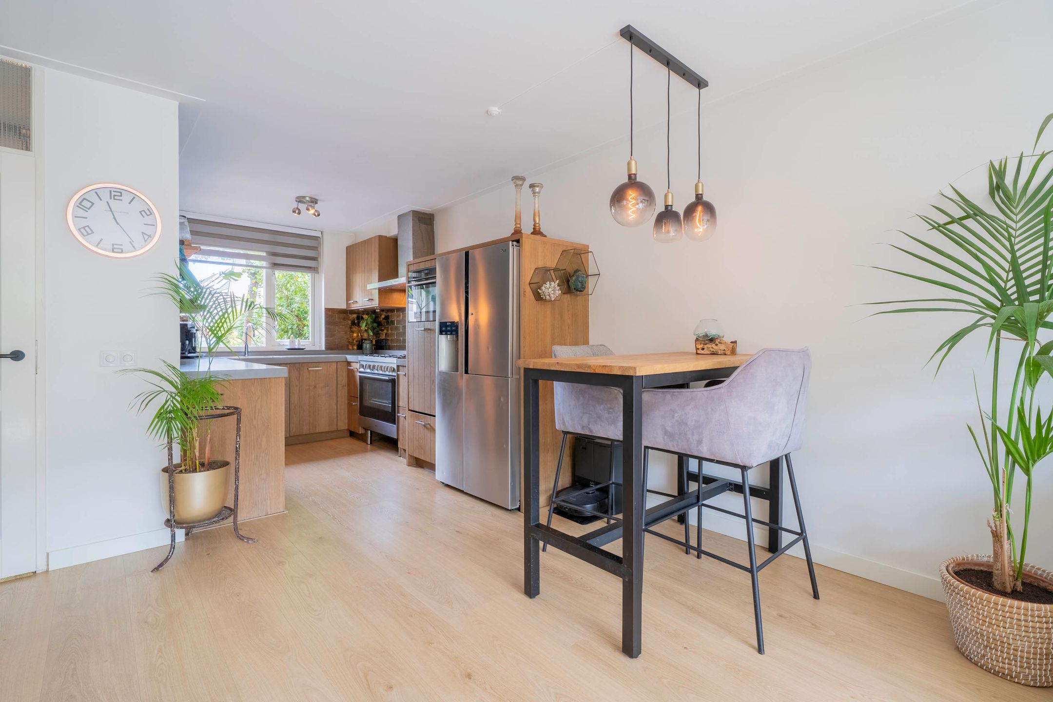 Ready-to-Move-In Family Home with Garden Room in Velserbroek — 15