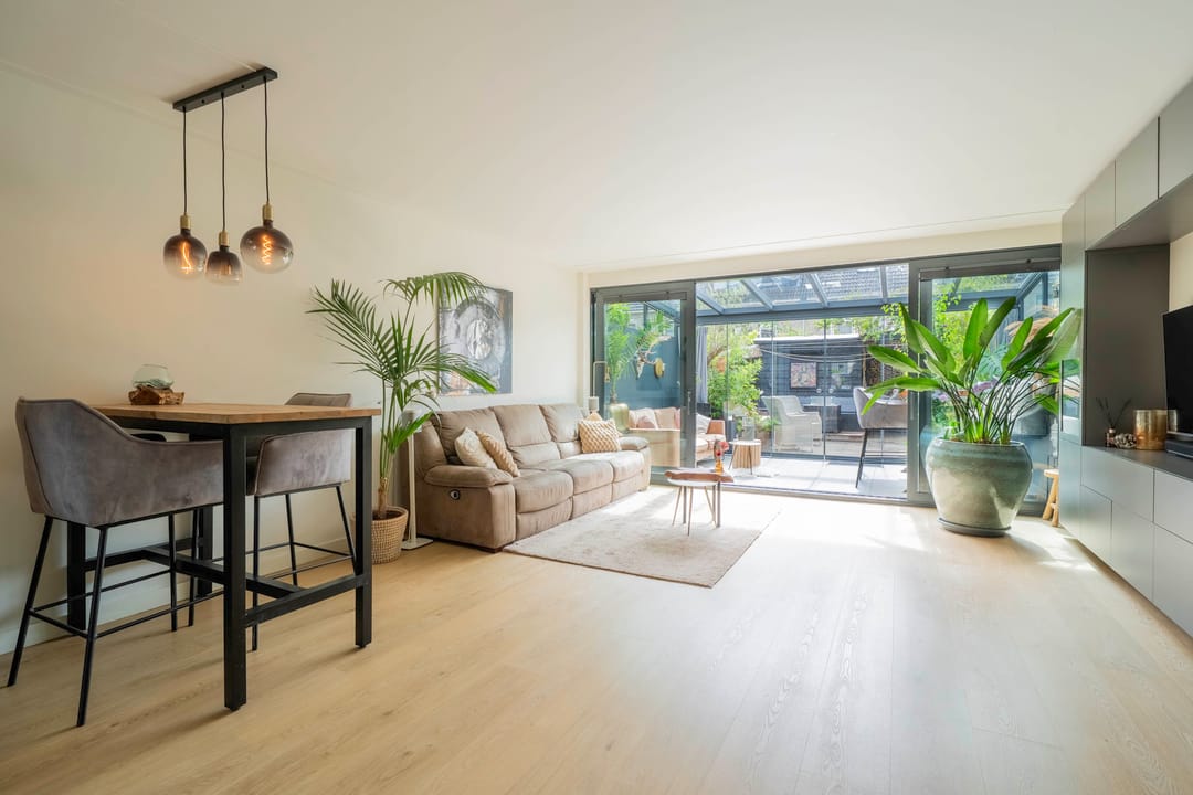 Ready-to-Move-In Family Home with Garden Room in Velserbroek — 11