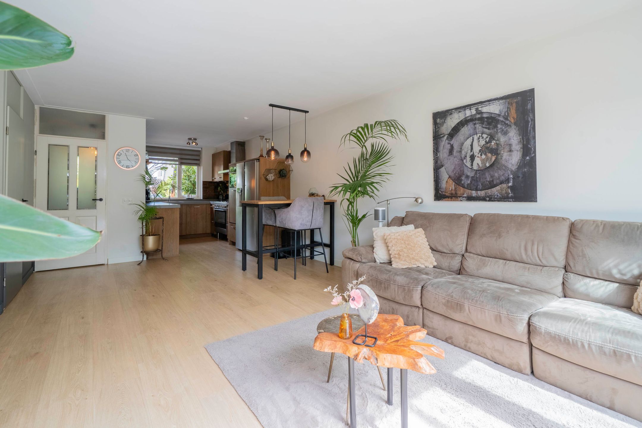 Ready-to-Move-In Family Home with Garden Room in Velserbroek — 9