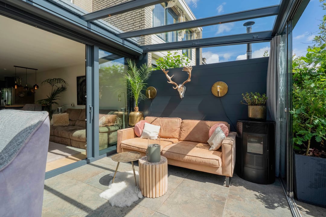 Ready-to-Move-In Family Home with Garden Room in Velserbroek — 22