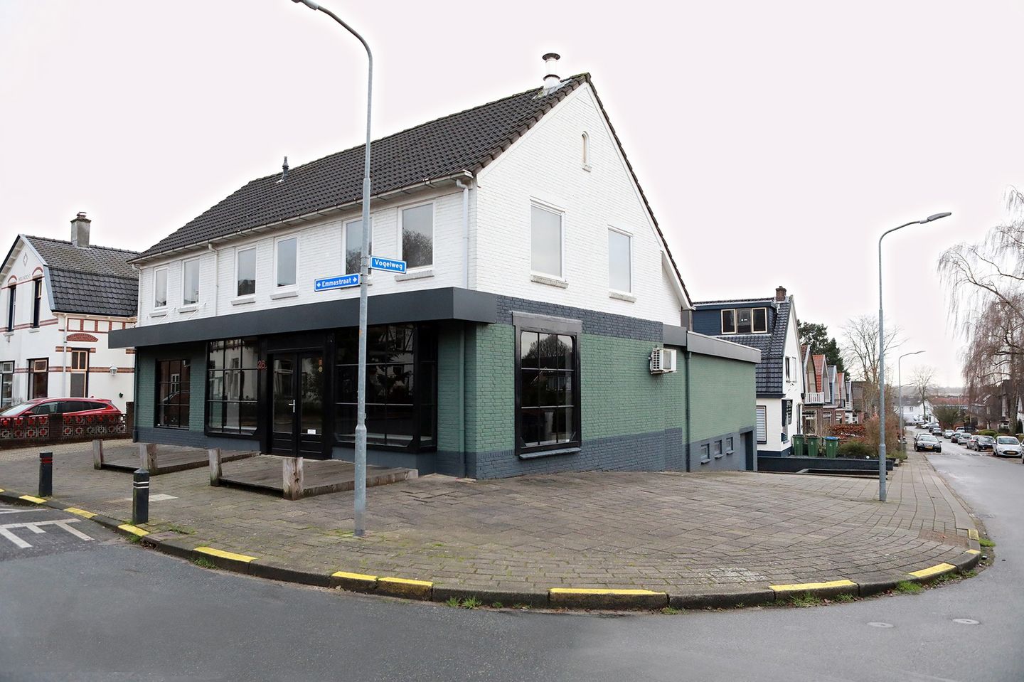 View photo 3 of Emmastraat 24-26