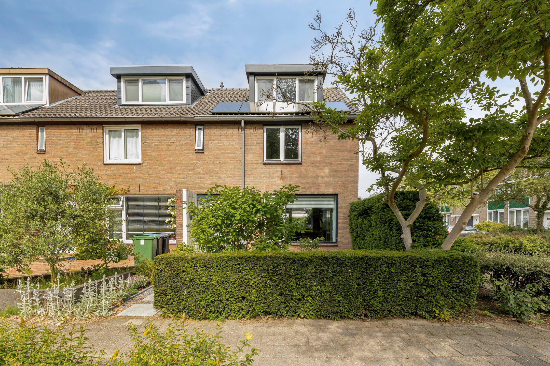 Move-in Ready Corner House with Garage and 20 Solar Panels in Amstelveen Bankrashof — 24