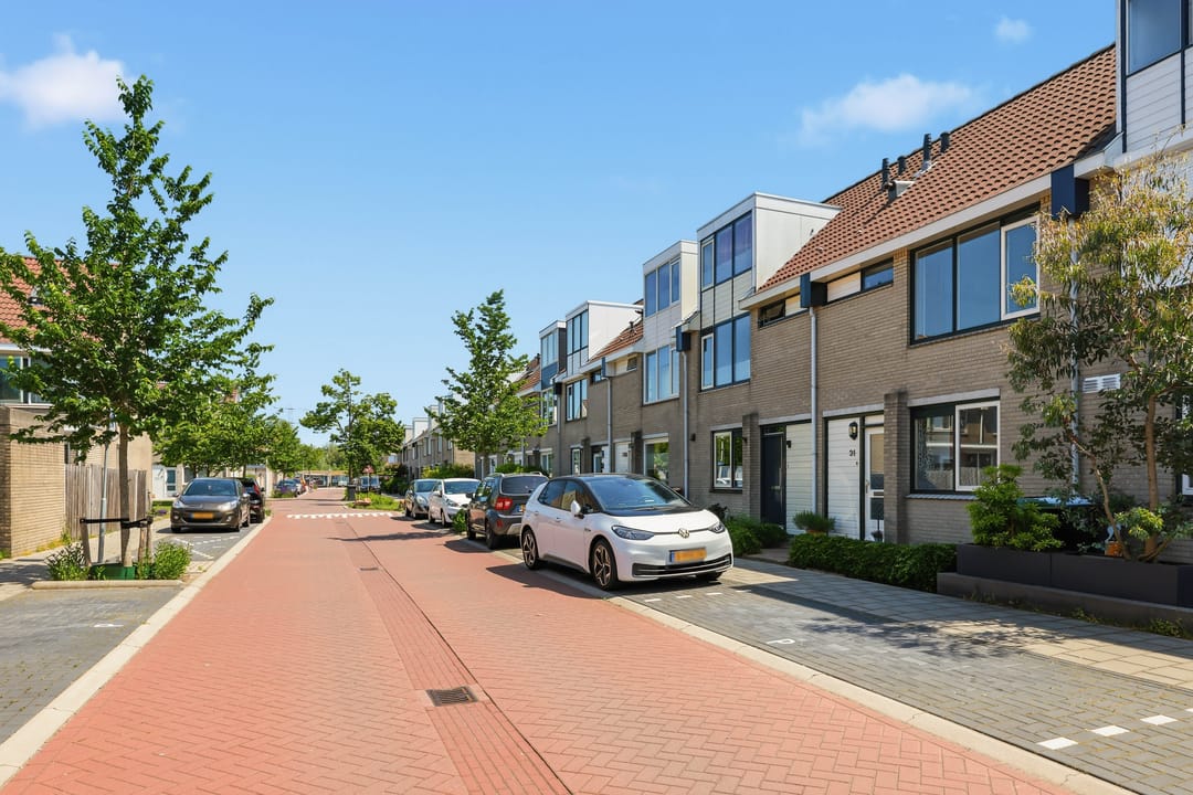Spacious Family Home with Four Bedrooms and Energy Label A in Westerwatering — 32