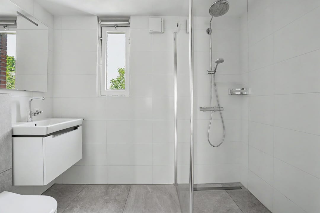 Spacious Terraced House with Garden and Solar Panels in Quiet Blaak Location — 22