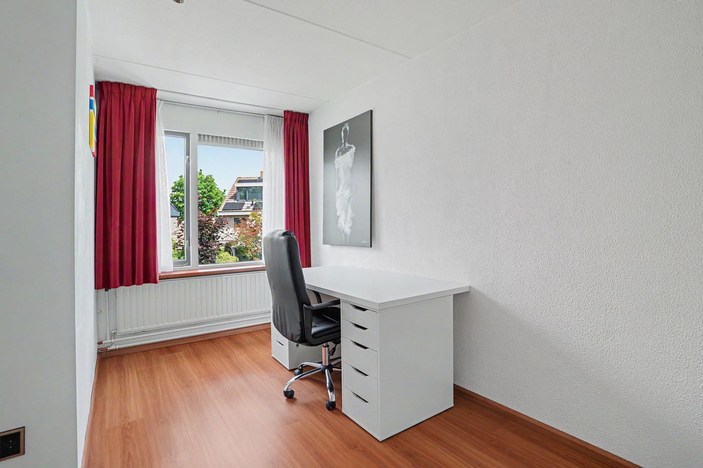 Spacious Terraced House with Garden and Solar Panels in Quiet Blaak Location — 19