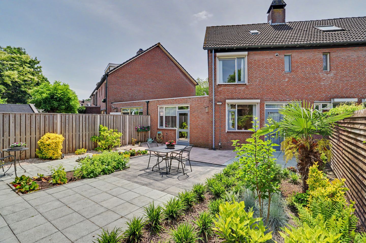 Spacious Terraced House with Garden and Solar Panels in Quiet Blaak Location — 29