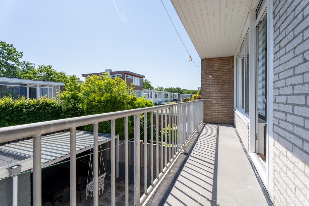Spacious Terraced Home with Sunny South-Facing Garden Near Tilburg University Station — 23