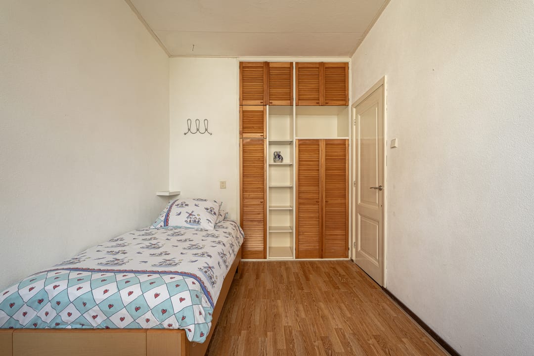 Spacious Townhouse in Popular Kleverparkbuurt with Renovation Potential — 8