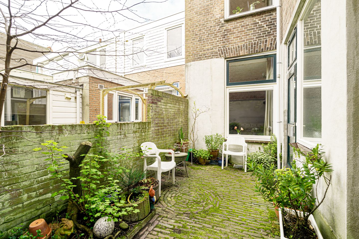 Spacious Townhouse in Popular Kleverparkbuurt with Renovation Potential — 14
