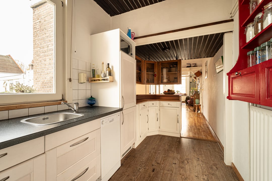Spacious Townhouse in Popular Kleverparkbuurt with Renovation Potential — 23