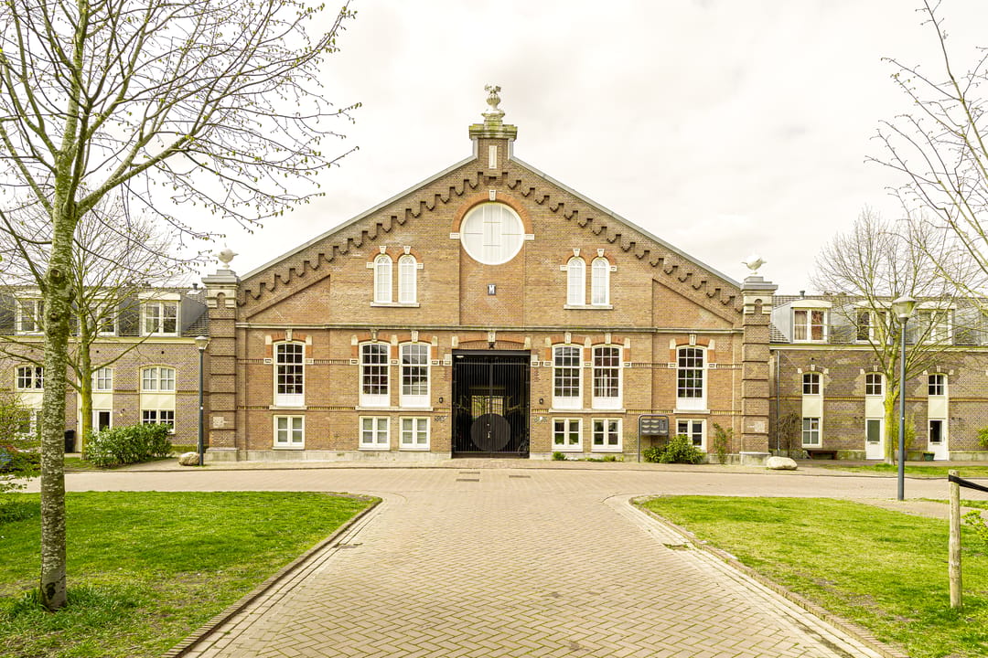 Spacious Townhouse in Popular Kleverparkbuurt with Renovation Potential — 43