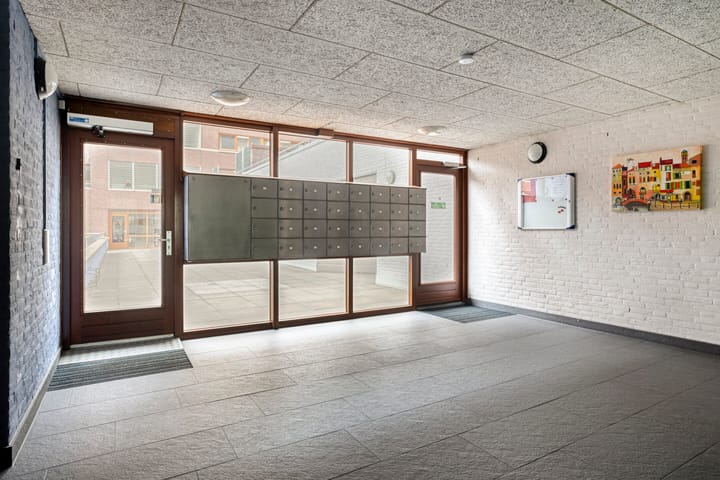Photo 4 of Brugstraat 25