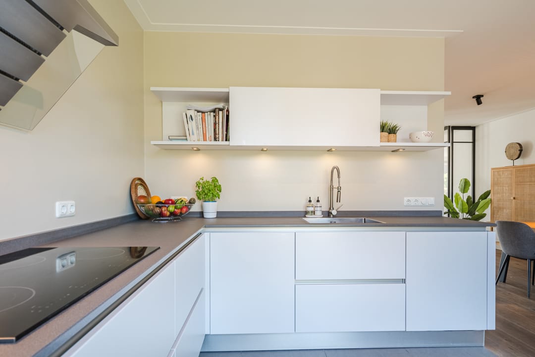 Spacious Semi-Detached Home with Large Waterfront Plot in Vleuterweide — 32