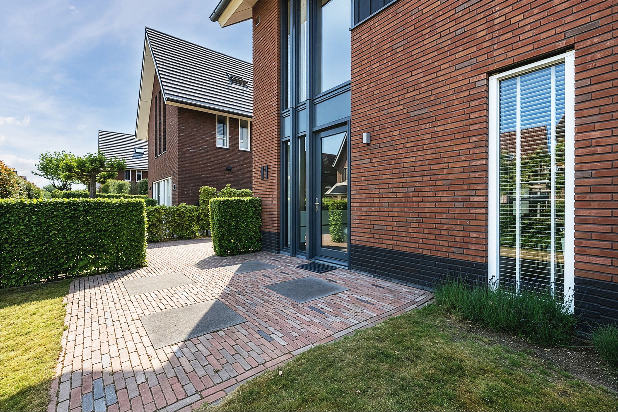 Spacious Semi-Detached Home with Large Waterfront Plot in Vleuterweide — 66