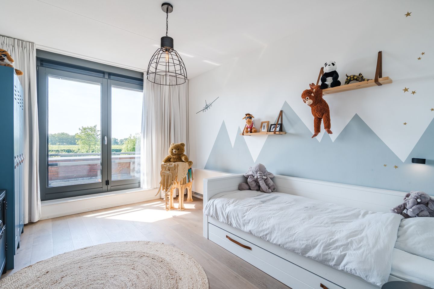 Spacious Semi-Detached Home with Large Waterfront Plot in Vleuterweide — 44