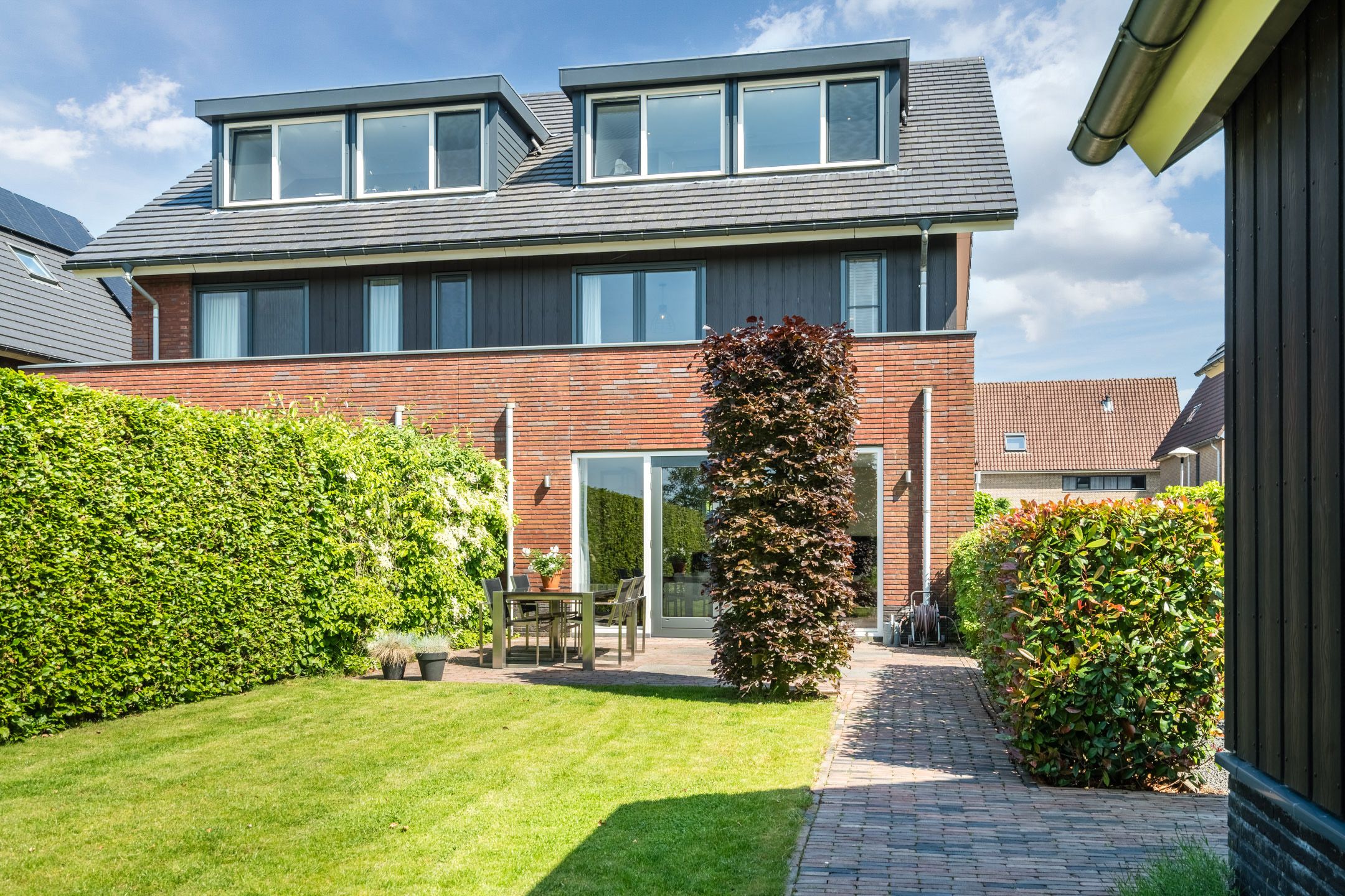 Spacious Semi-Detached Home with Large Waterfront Plot in Vleuterweide — 24