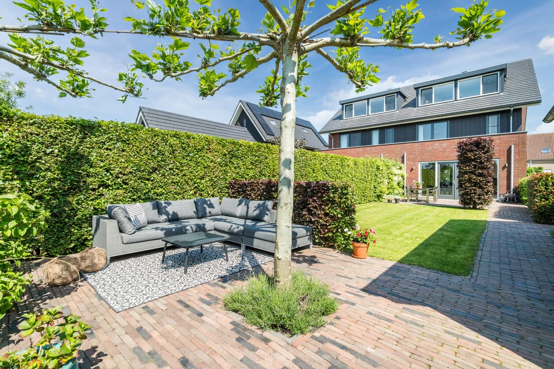 Spacious Semi-Detached Home with Large Waterfront Plot in Vleuterweide — 22
