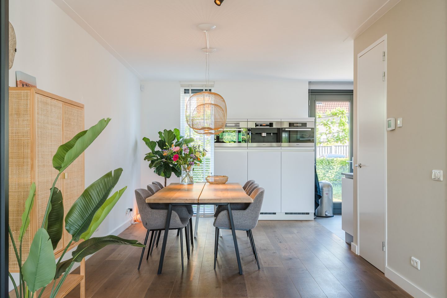 Spacious Semi-Detached Home with Large Waterfront Plot in Vleuterweide — 29