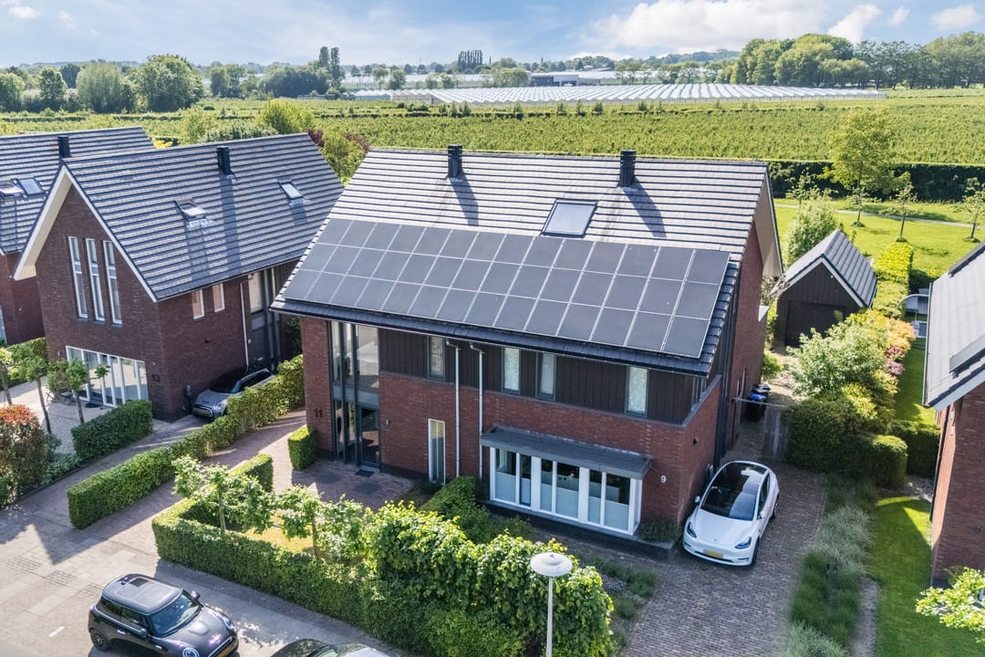 Spacious Semi-Detached Home with Large Waterfront Plot in Vleuterweide — 71
