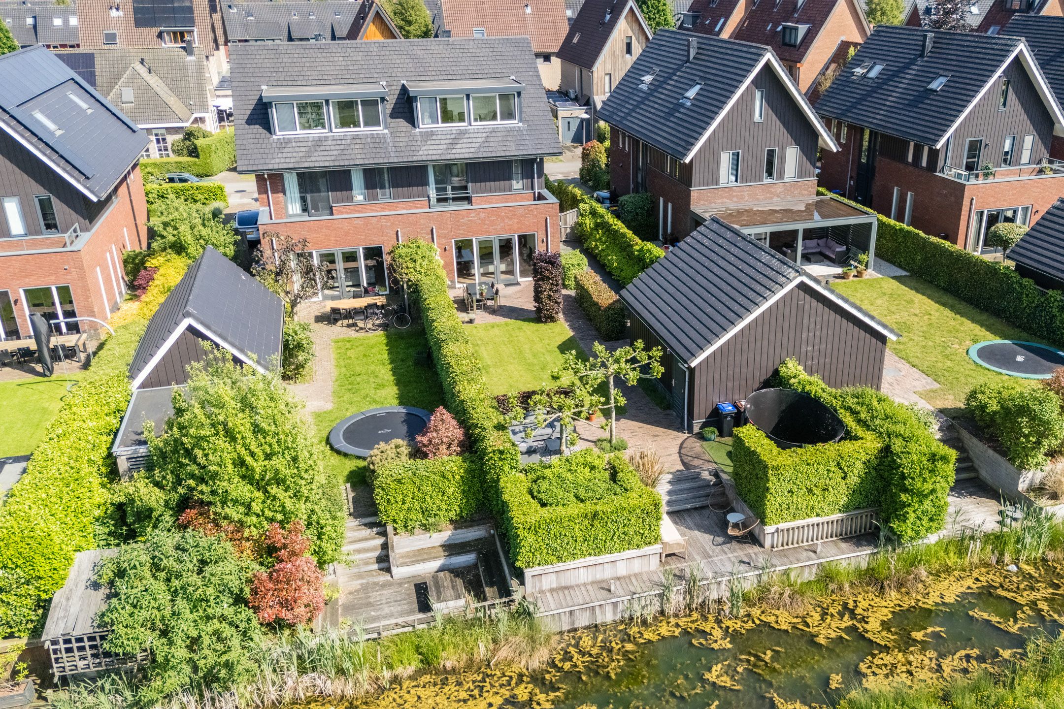 Spacious Semi-Detached Home with Large Waterfront Plot in Vleuterweide — 18
