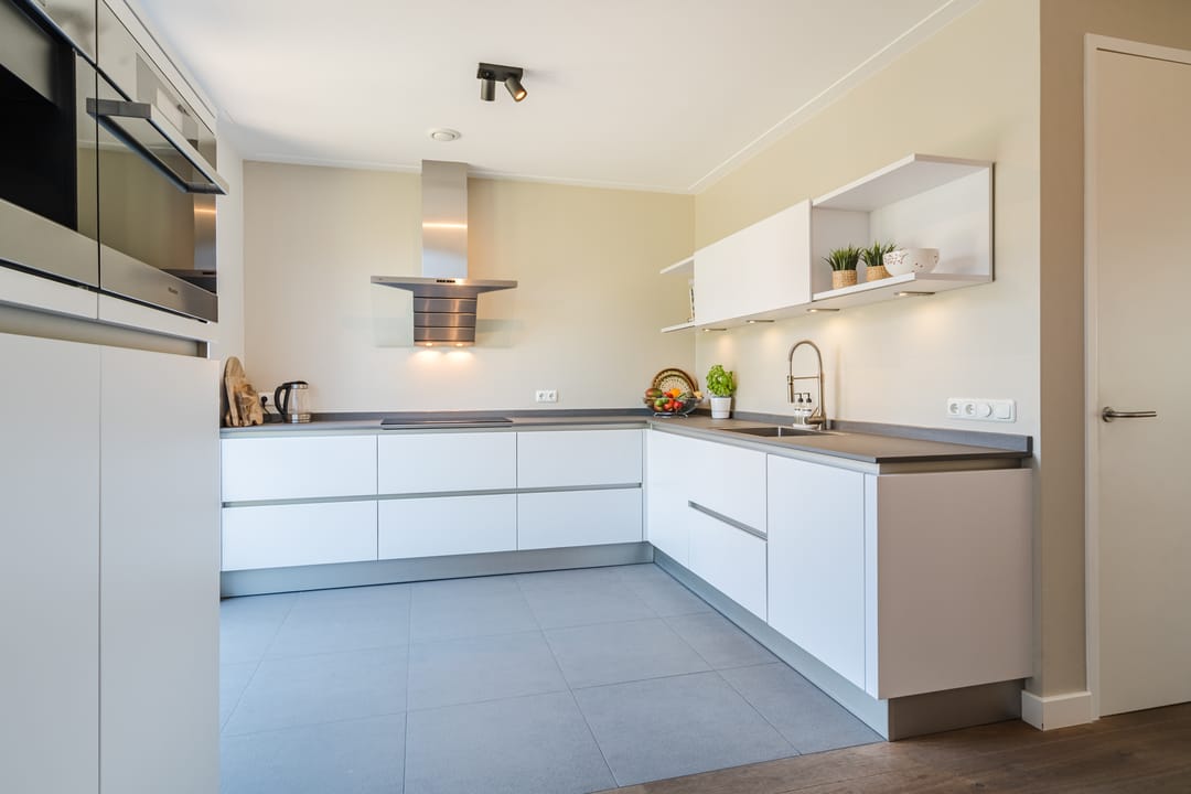 Spacious Semi-Detached Home with Large Waterfront Plot in Vleuterweide — 31