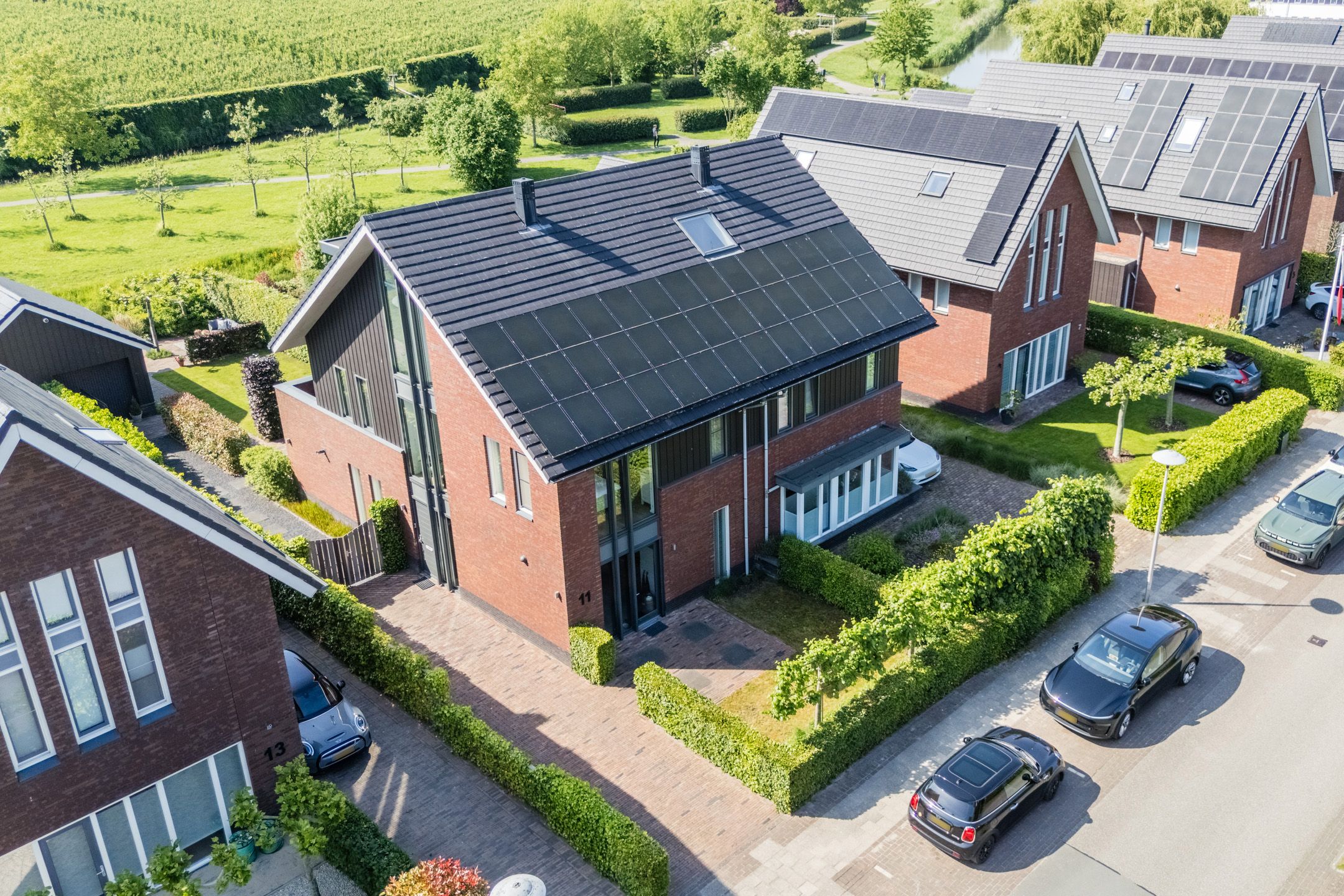 Spacious Semi-Detached Home with Large Waterfront Plot in Vleuterweide — 69