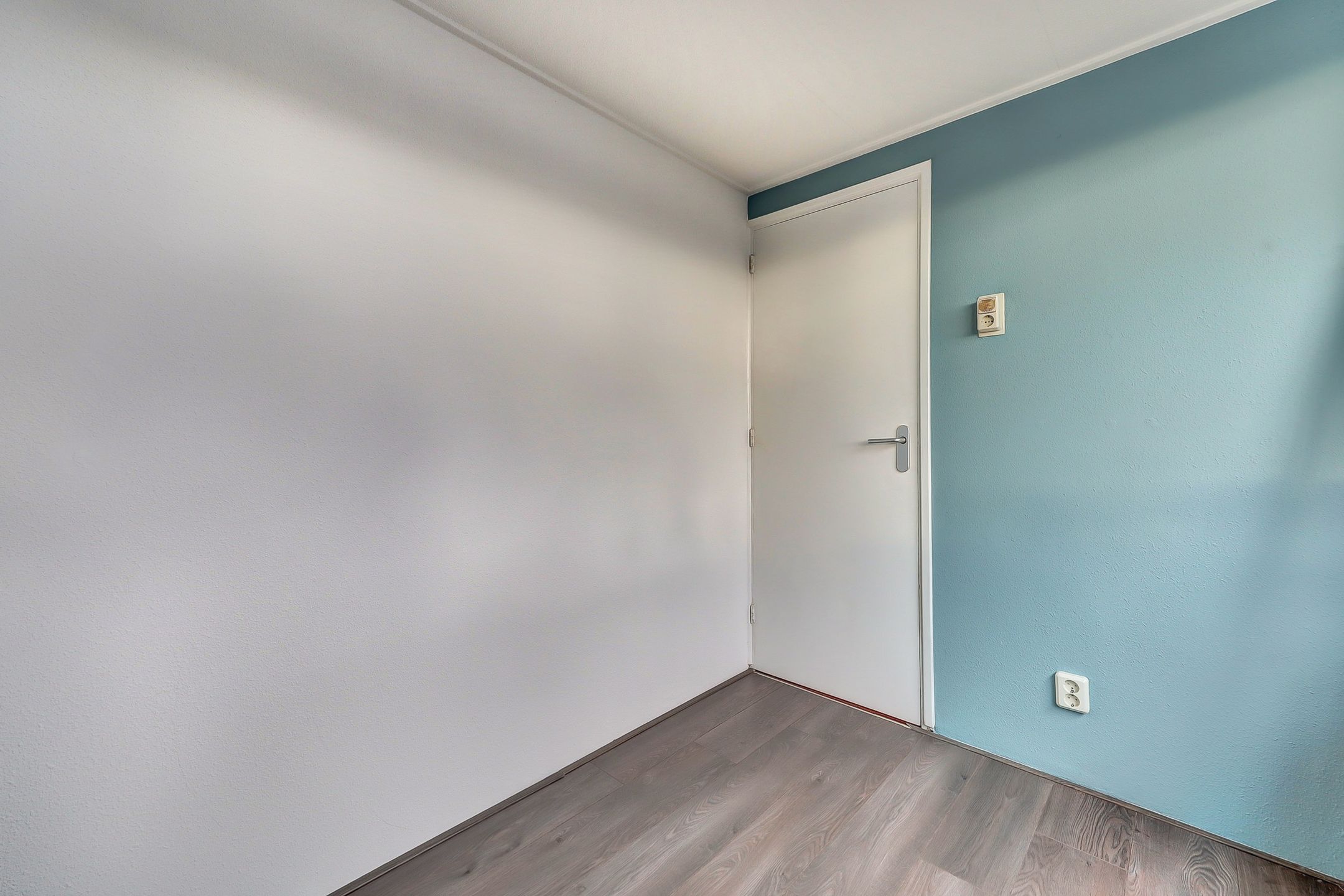 Spacious Four-Bedroom Terraced Home with Modern Renovations in Waalwijk — 15