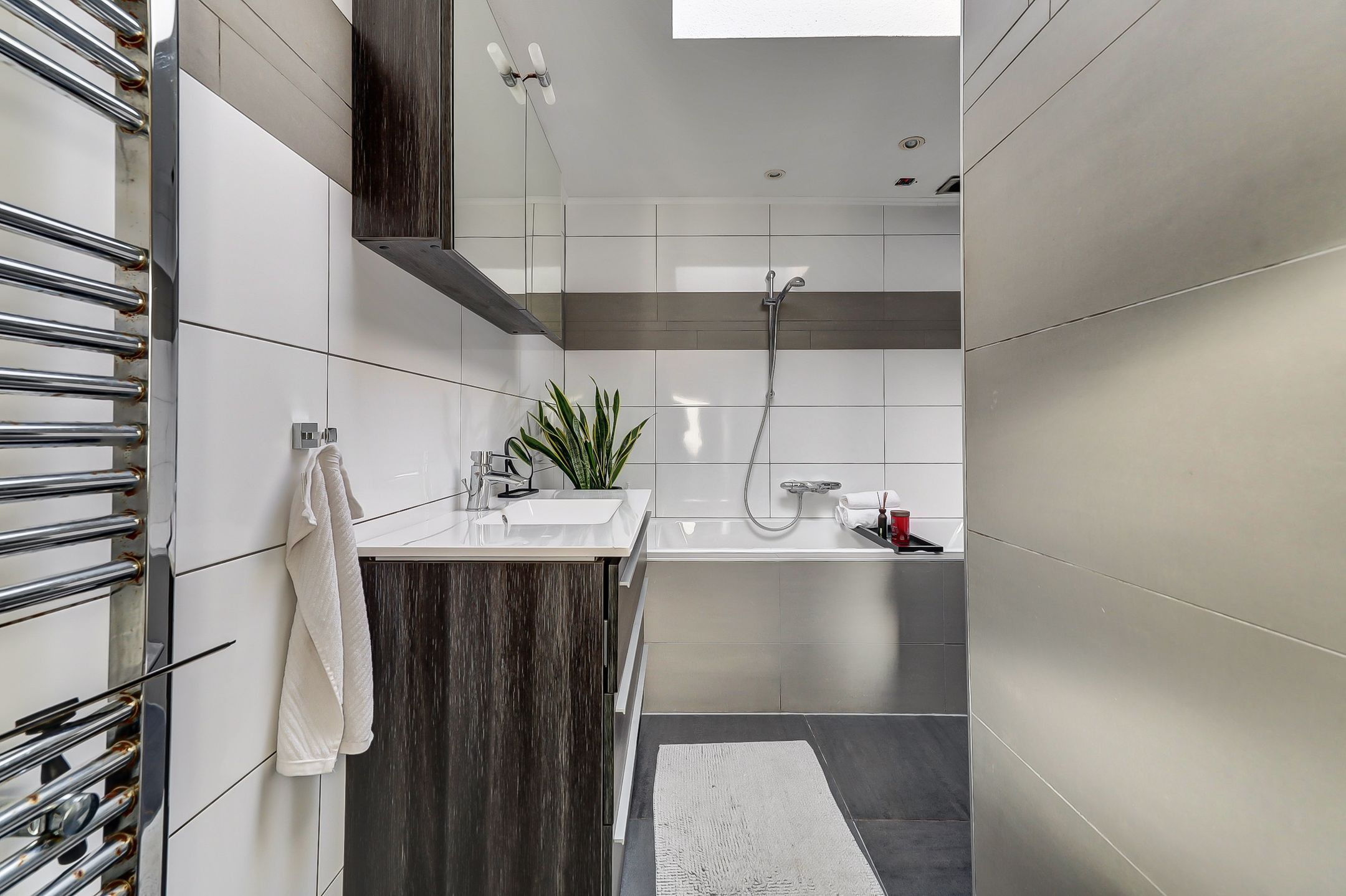 Spacious Four-Bedroom Terraced Home with Modern Renovations in Waalwijk — 21