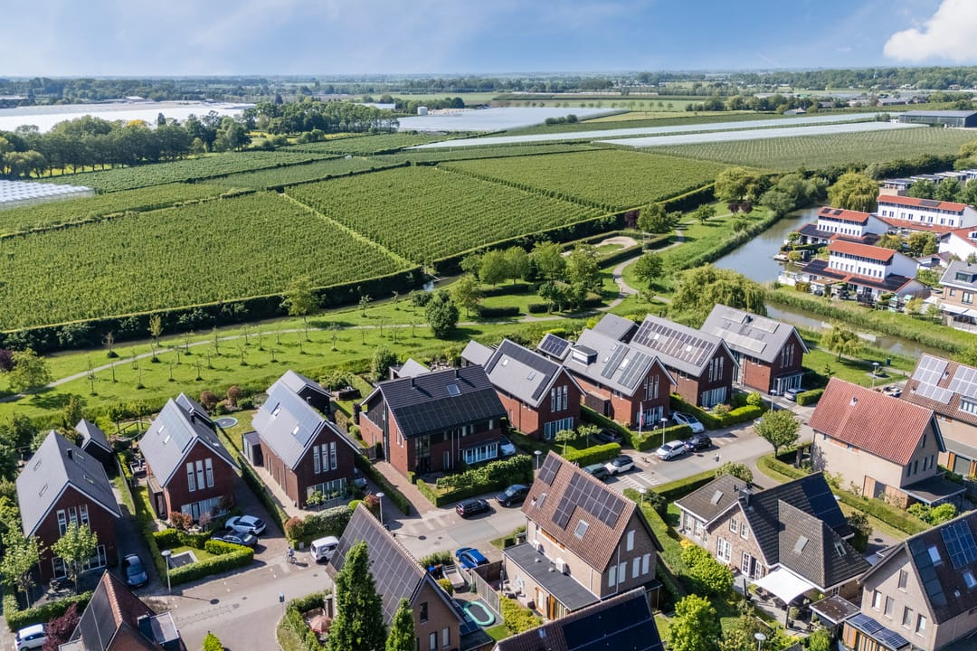 Spacious Semi-Detached Home with Large Waterfront Plot in Vleuterweide — 77