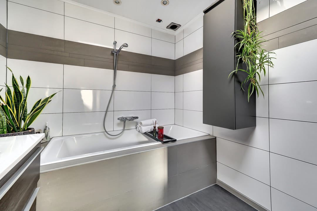 Spacious Four-Bedroom Terraced Home with Modern Renovations in Waalwijk — 22