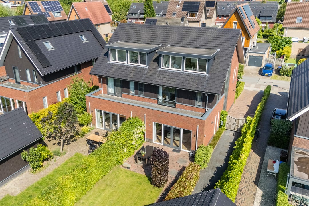 Spacious Semi-Detached Home with Large Waterfront Plot in Vleuterweide — 73