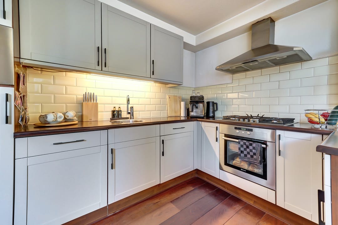 Spacious Four-Bedroom Terraced Home with Modern Renovations in Waalwijk — 11