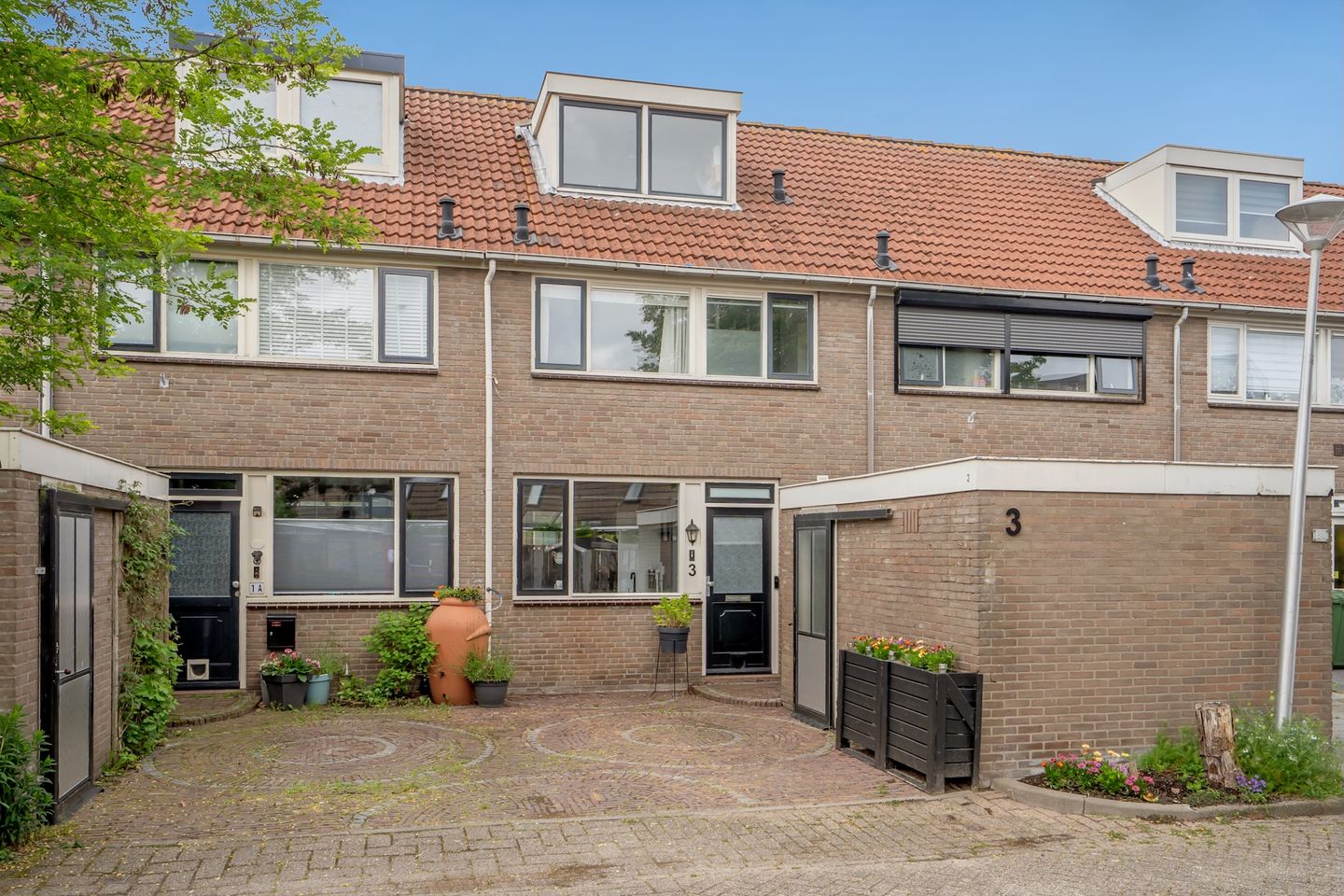 Photo 1 of van Ostade 3