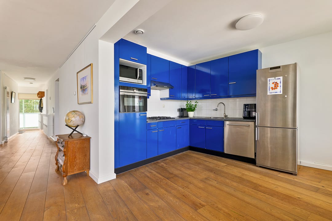 Spacious Waterfront Apartment with Panoramic Canal Views on KNSM Island — 16