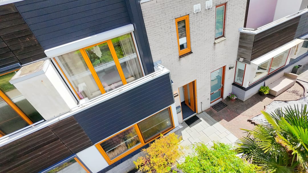 Move-In Ready Terraced Home in Popular Kersenboogerd Neighborhood — 37