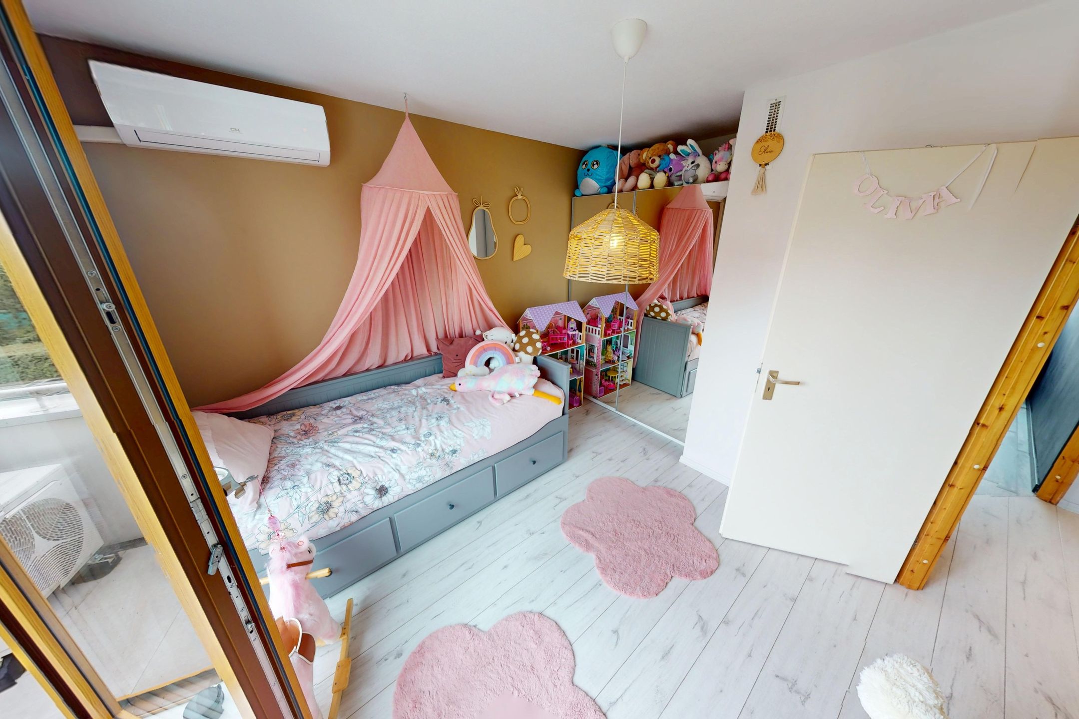 Move-In Ready Terraced Home in Popular Kersenboogerd Neighborhood — 33