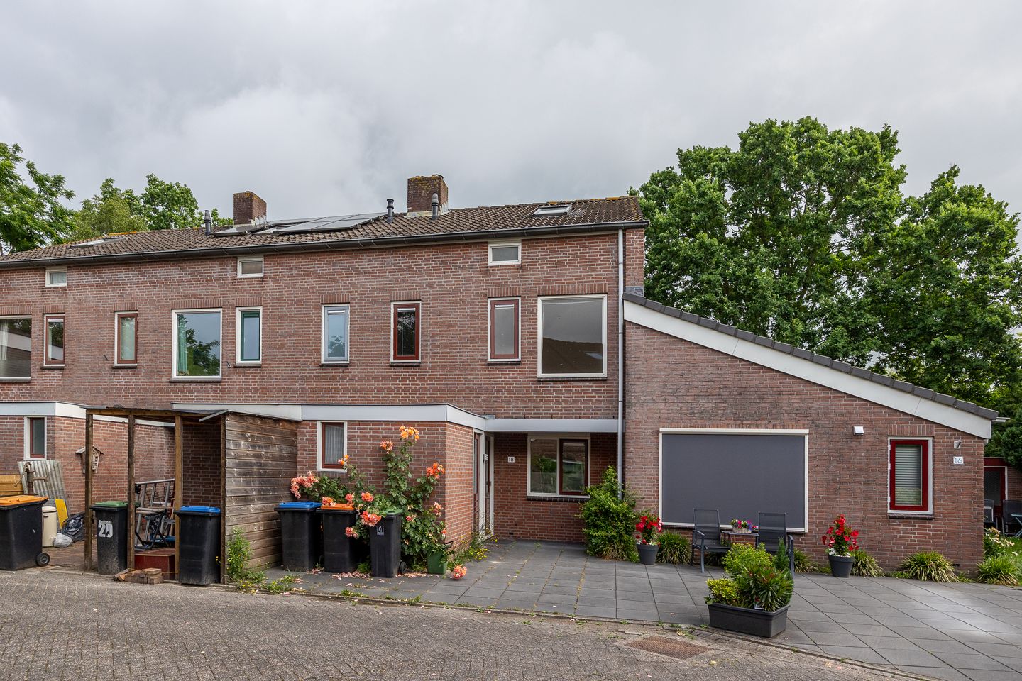 Foto 1 van Barbeel 18