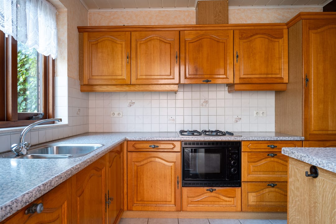 Well-Maintained Terraced House with Spacious Garage and Deep Garden Near the Forest — 8