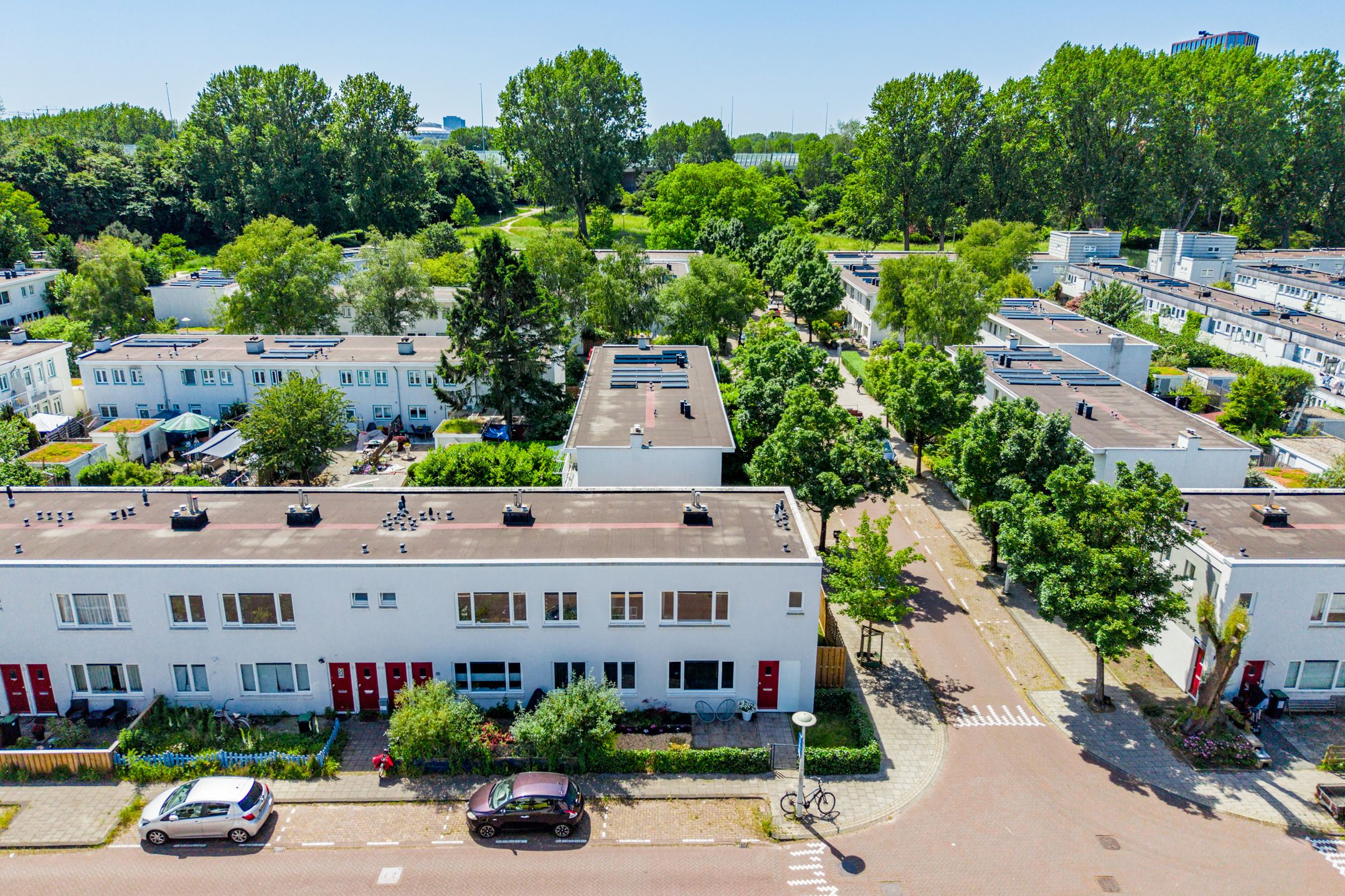 Charming Two-Bedroom Apartment with Sunny South-Facing Balcony in Historic Betondorp — 39