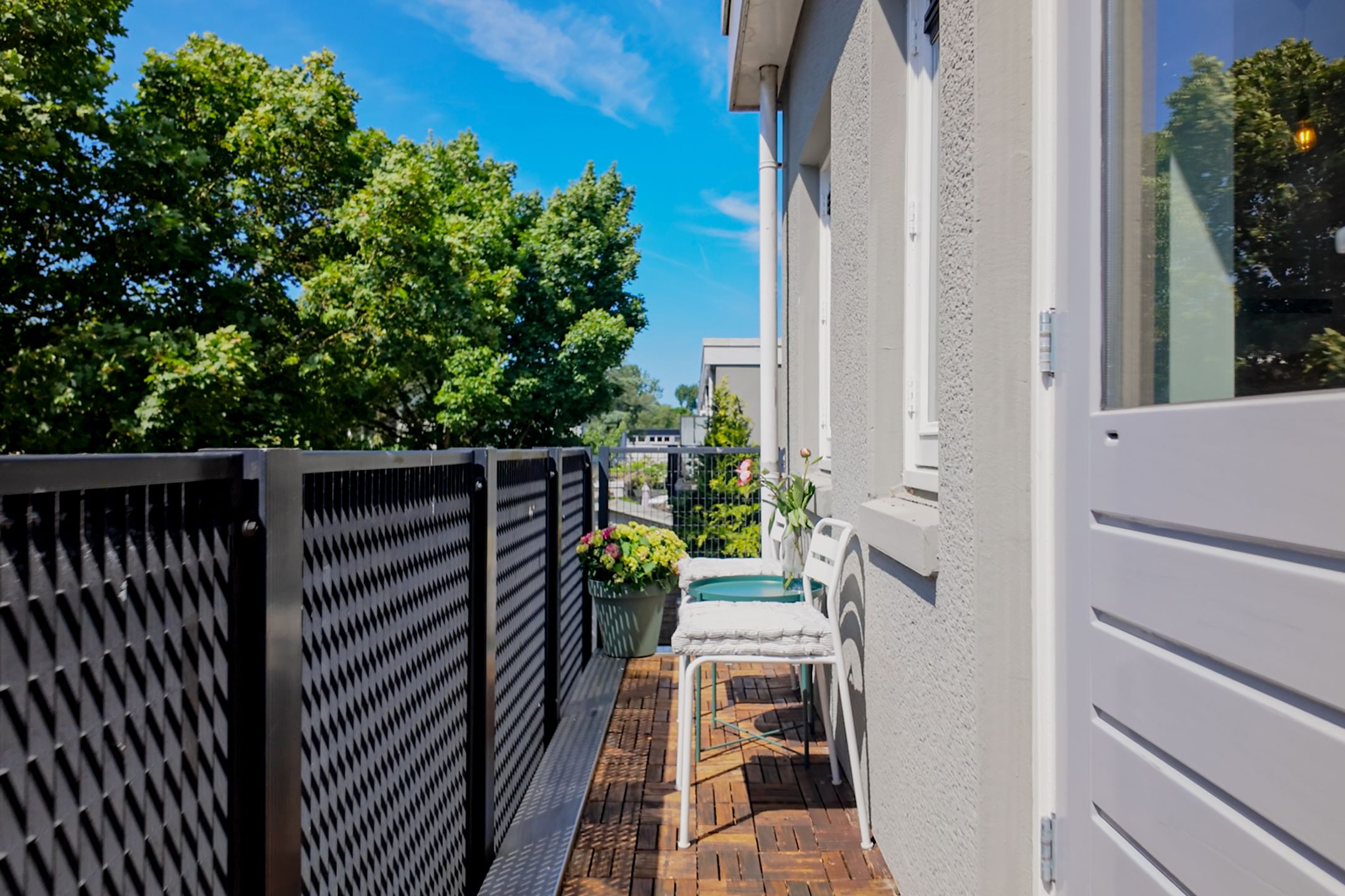 Charming Two-Bedroom Apartment with Sunny South-Facing Balcony in Historic Betondorp — 21