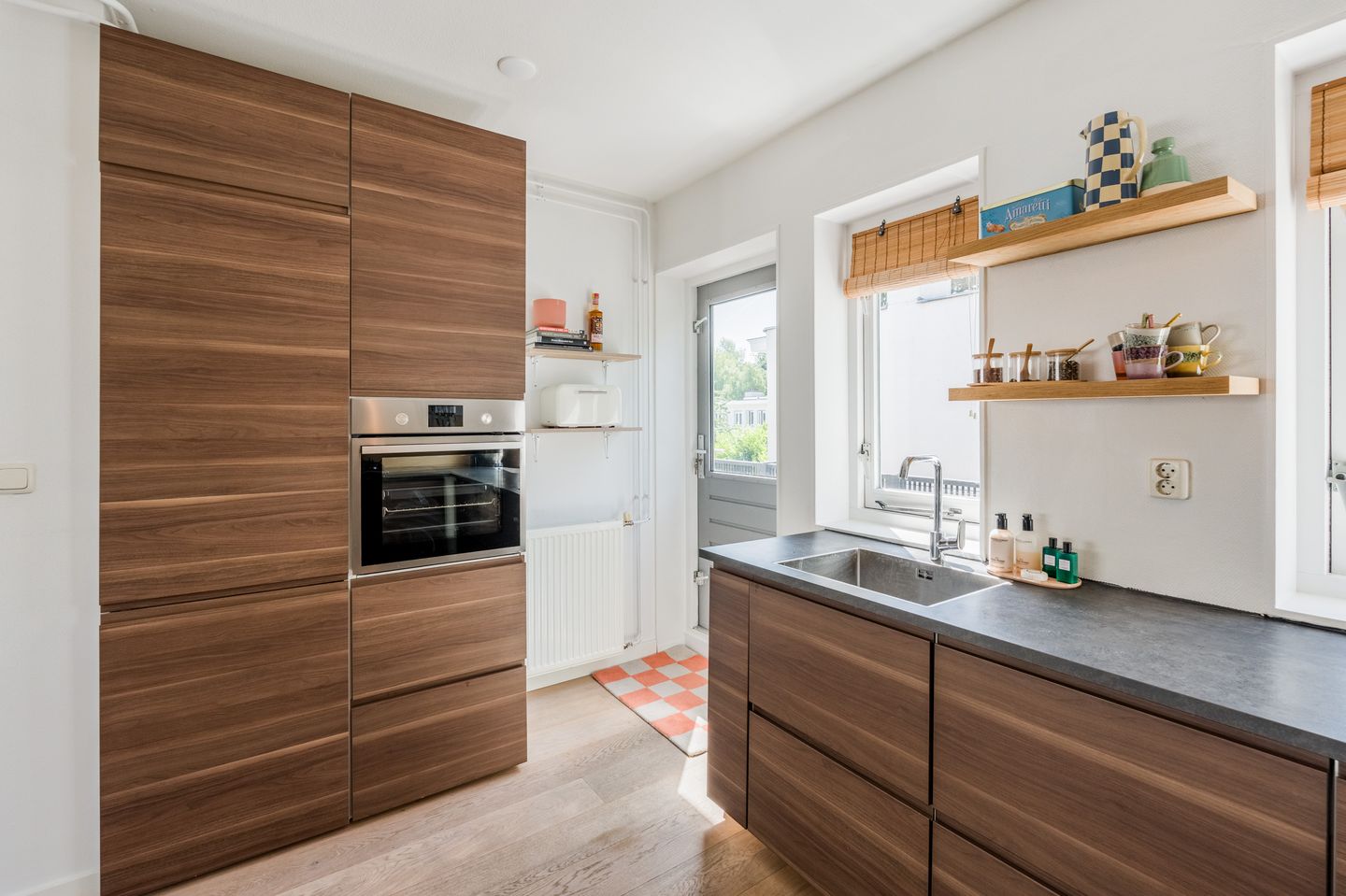 Charming Two-Bedroom Apartment with Sunny South-Facing Balcony in Historic Betondorp — 10