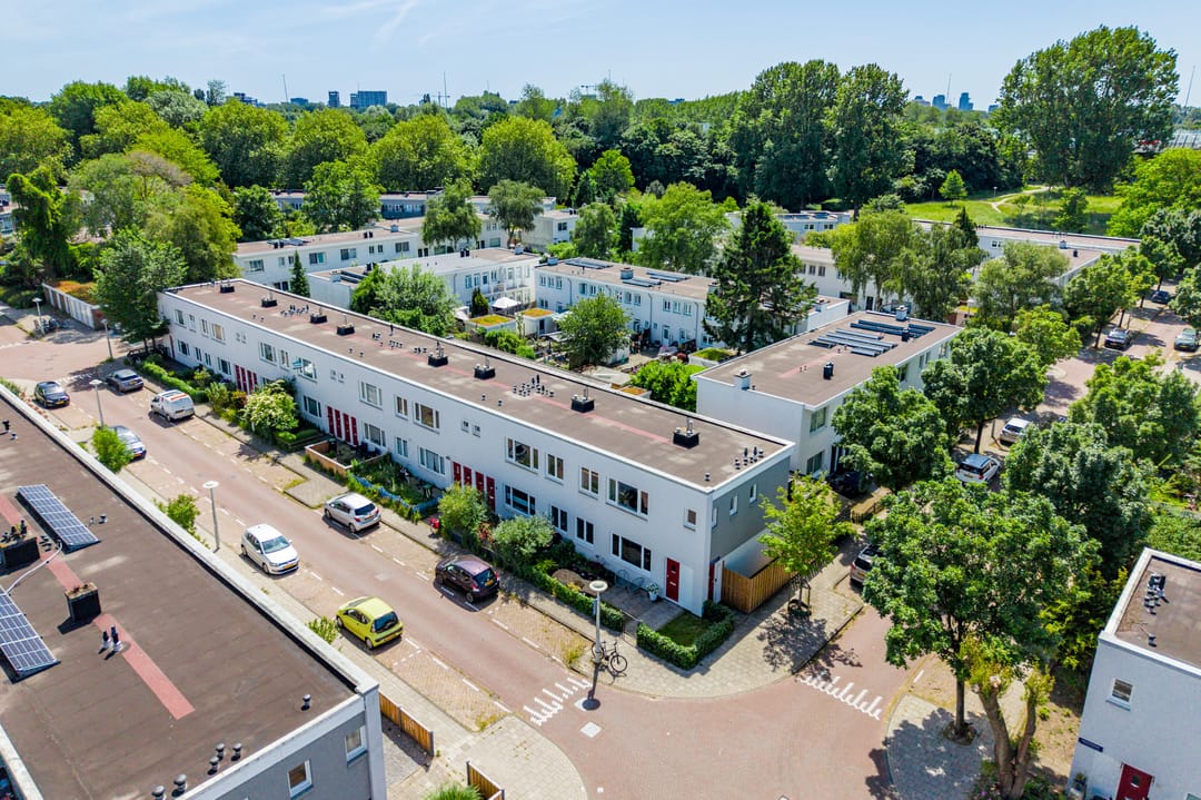 Charming Two-Bedroom Apartment with Sunny South-Facing Balcony in Historic Betondorp — 38