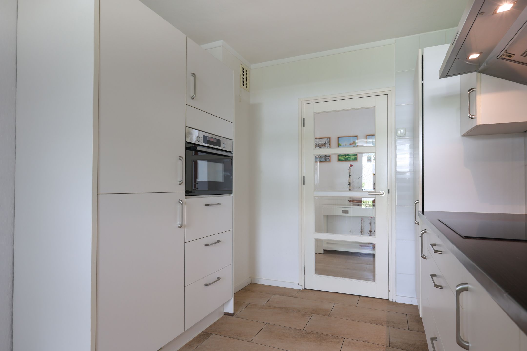 Photo 12 of Ir. Lelystraat 38