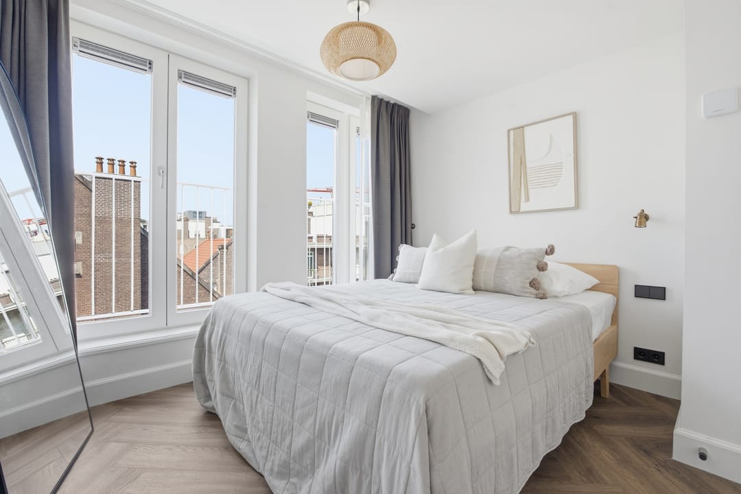 High-End Renovated Freehold Apartment with Private Rooftop Terrace in Amsterdam Oud-Zuid — 13