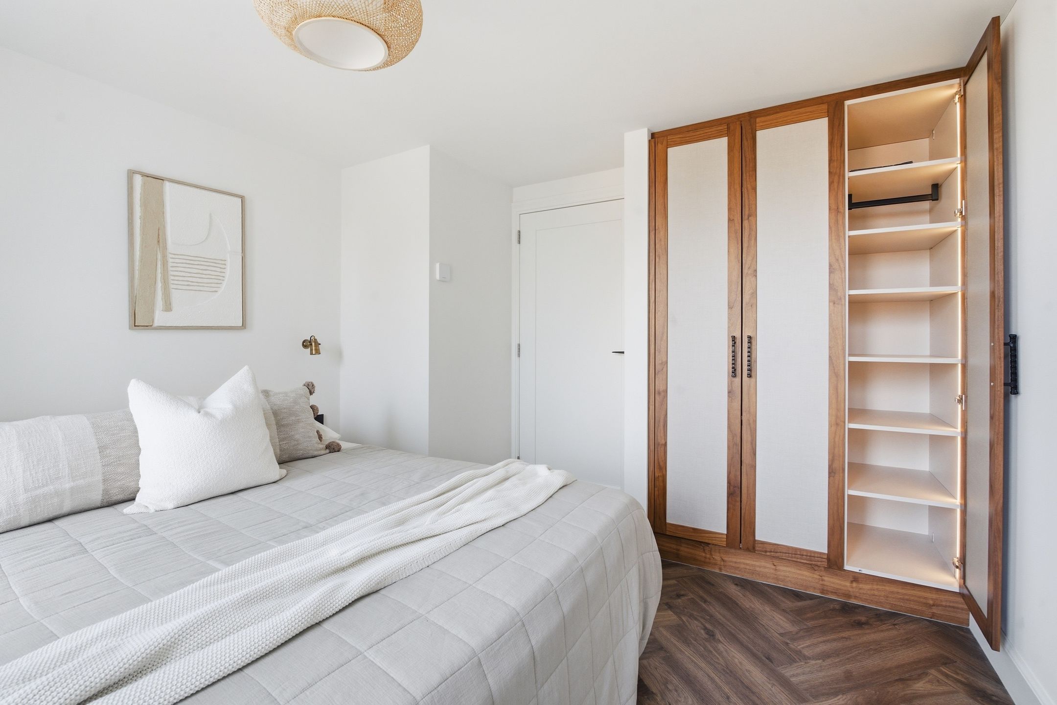 High-End Renovated Freehold Apartment with Private Rooftop Terrace in Amsterdam Oud-Zuid — 12