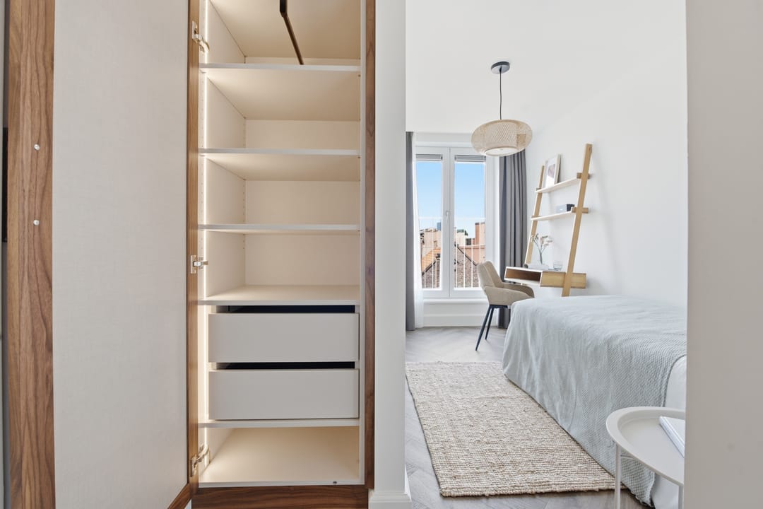 High-End Renovated Freehold Apartment with Private Rooftop Terrace in Amsterdam Oud-Zuid — 17