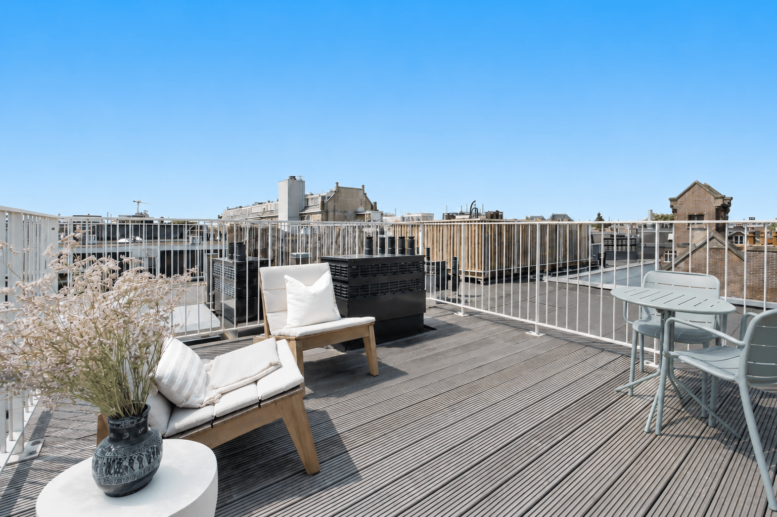 High-End Renovated Freehold Apartment with Private Rooftop Terrace in Amsterdam Oud-Zuid — 21